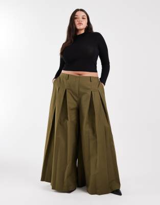 ASOS DESIGN Curve - Elegante, plissierte Hose in Khaki mit weitem Bein-Grün
