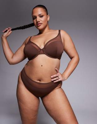 ASOS DESIGN Curve - Ella - String échancré à taille haute en microfibre avec détail en tulle - Chocolat-Brown 48