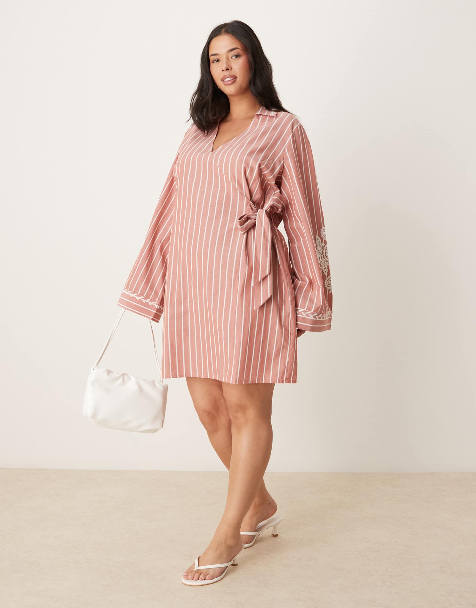 Мини-платье-рубашка с вышивкой ASOS DESIGN Curve с запахом и широкими манжетами в полоску