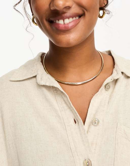 ASOS DESIGN Curve –  Eng anliegende, goldfarbene Halskette in gedrehter Optik