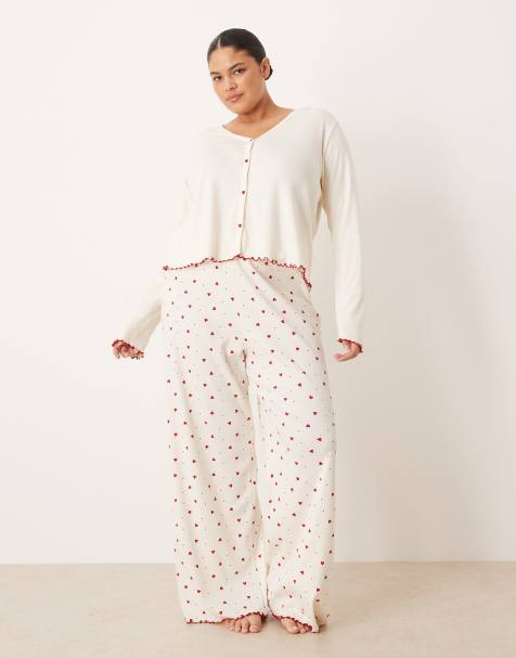 ASOS DESIGN Curve - Ensemble de pyjama avec gilet boutonné et pantalon - Imprimé cœur - view 1