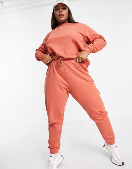 ASOS DESIGN Curve - Ensemble de survêtement coupe slim avec jogger et sweat - Terre battue , 4 de 4