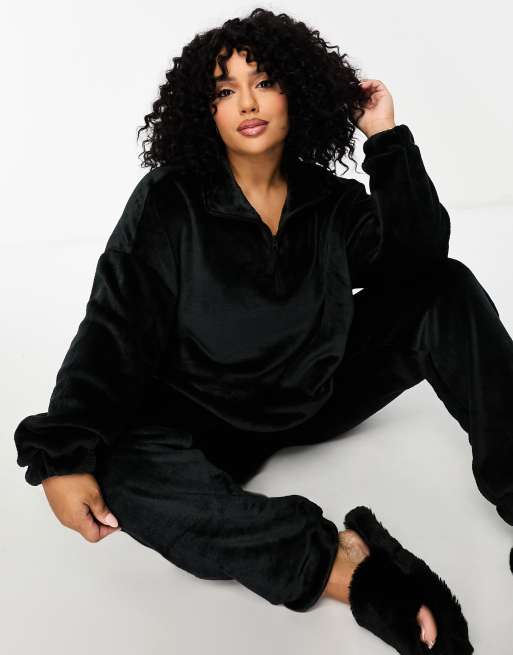 ASOS DESIGN Curve - Ensemble sweat zippé et jogger confort en polaire ultra-douce - Noir, 4 de 4