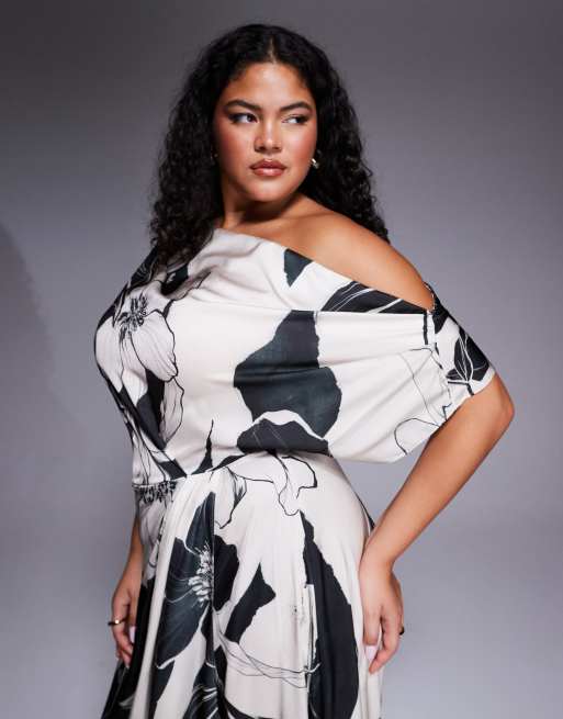 ASOS DESIGN Curve exclusive satin fallen shoulder side split maxi dress in mono floral print, 3 of 4