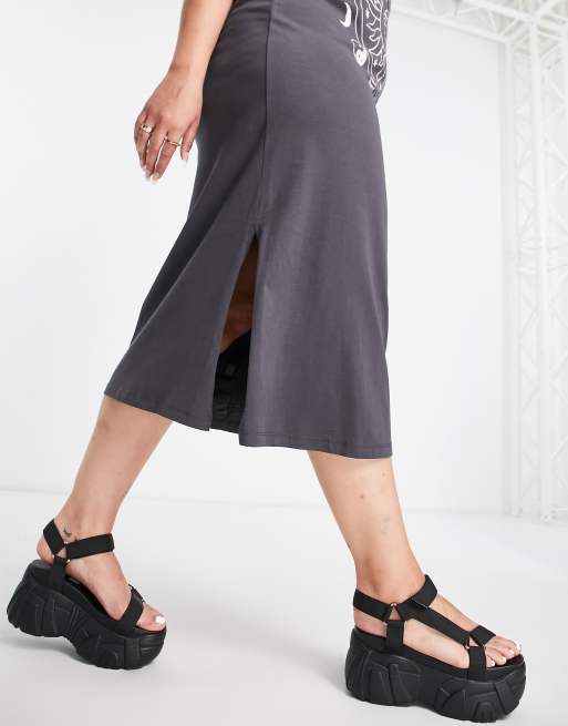 ASOS DESIGN Curve exclusive solstice midi tshirt dress, 4 of 4