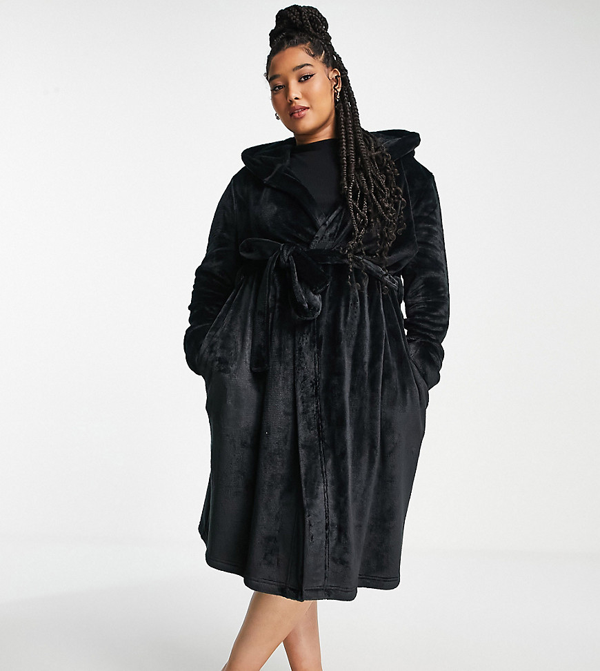 ASOS DESIGN Curve exclusive super soft fleece midi robe in black