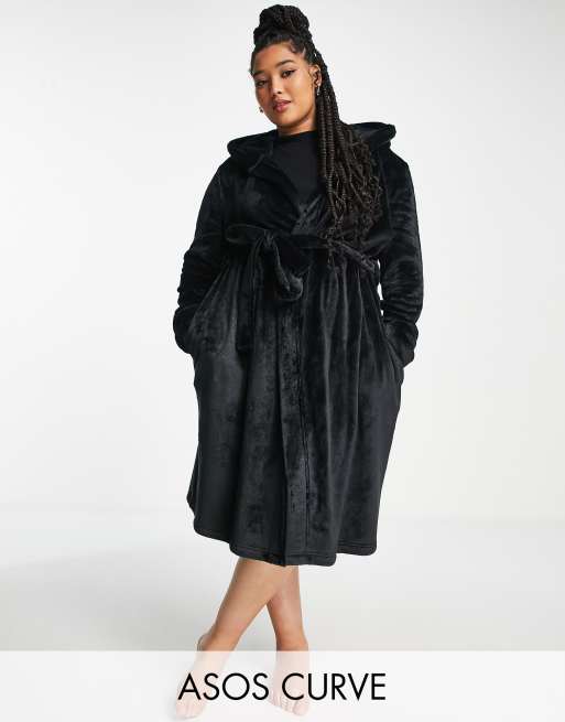 ASOS DESIGN Curve exclusive super soft fleece midi robe in black