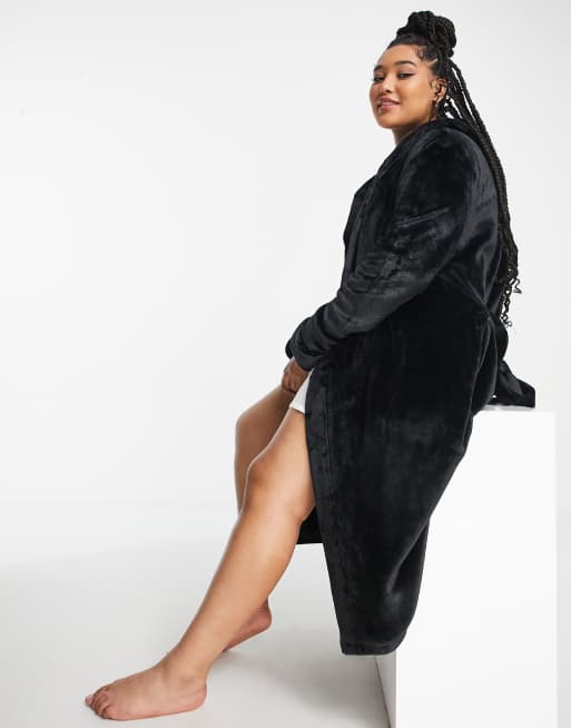 ASOS DESIGN Curve exclusive super soft fleece midi robe in black