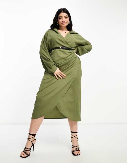 ASOS DESIGN Curve – Fakturowana kopertowa sukienka midi z kołnierzem w kolorze khaki