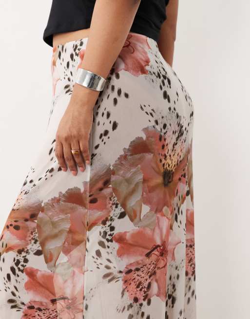 ASOS DESIGN Curve - Falda larga con estampado floral de lunares de malla transparente, 5 de 5