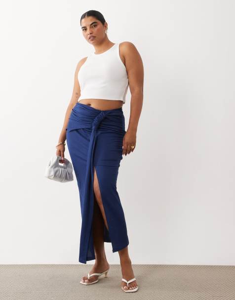 ASOS DESIGN Curve - falda maxi estilo pareo fruncida en azul marino - view 1