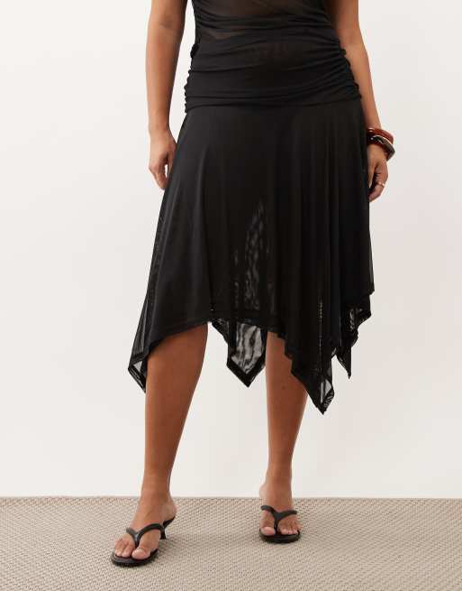 ASOS DESIGN Curve - Falda negra con bajo asimétrico de malla transparente, 2 de 5