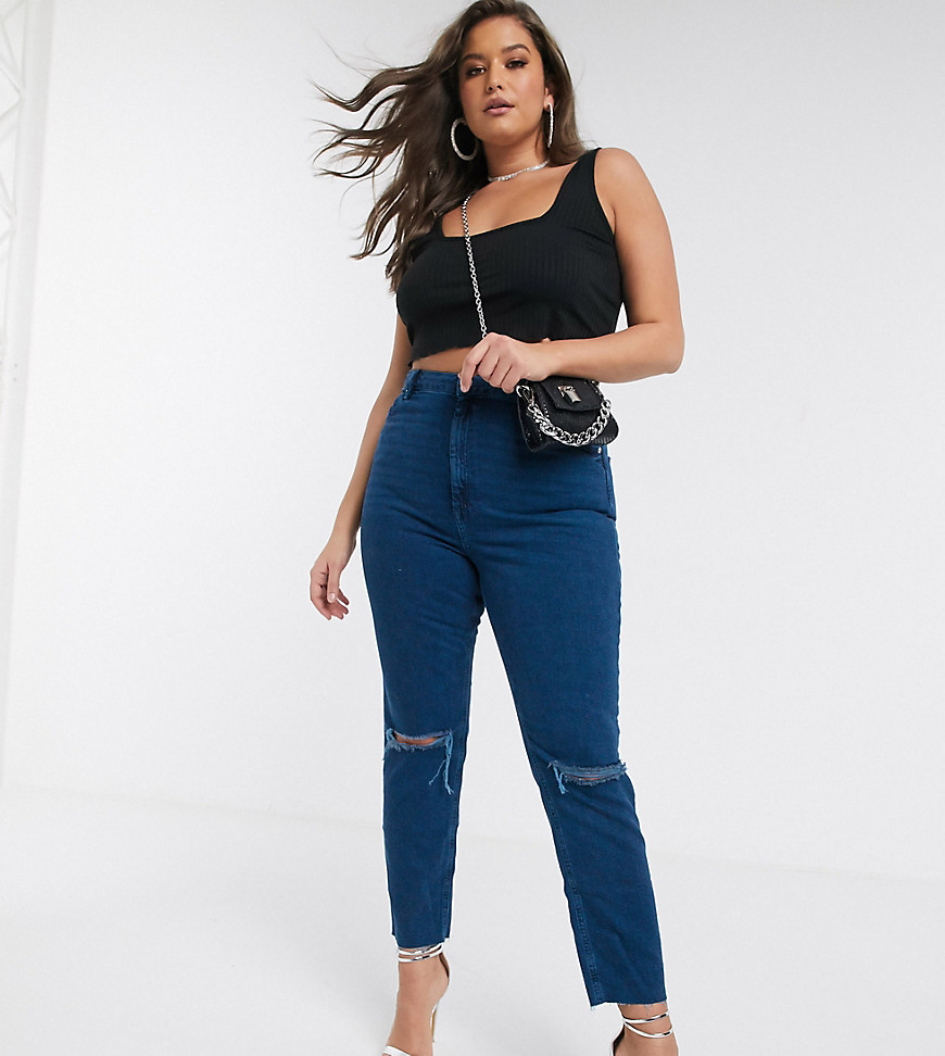 ASOS DESIGN Curve – Farleigh – Klarblå slim mom jeans med hög midja, revor och sliten fåll