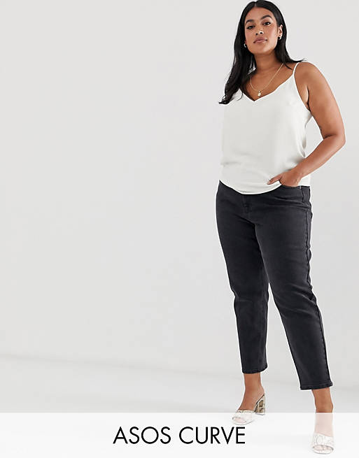 ASOS DESIGN Curve – Farleigh – Schmal geschnittene Mom-Jeans mit hohem Bund in verwaschenem Schwarz