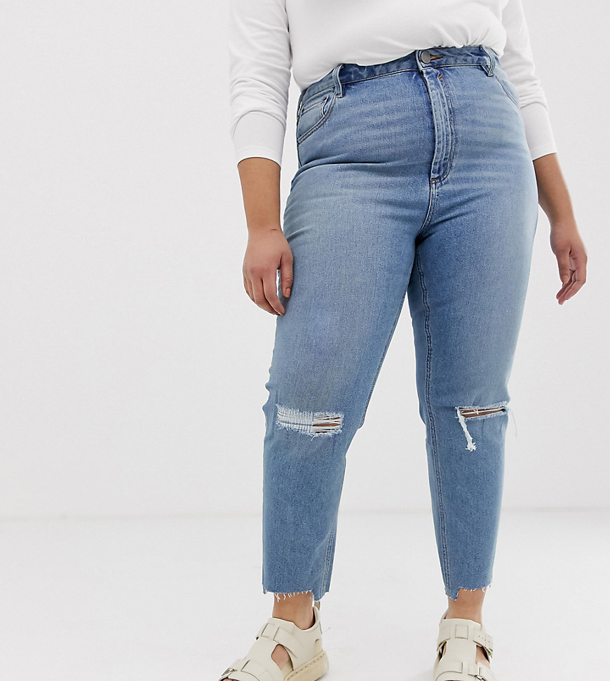 ASOS DESIGN Curve - Farleigh - Smalle mom jeans met hoge taille in lichte vintage wassing, gescheurde knieën en reparatiedetails-Blauw