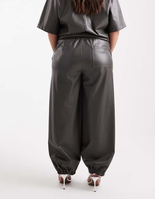 ASOS DESIGN Curve faux leather barrel leg pull on trousers co-ord in grey, 2 of 4