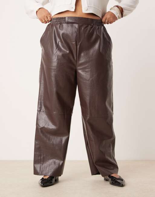 ASOS DESIGN Curve faux leather pull on barrel pants in chocolate, 5 of 5