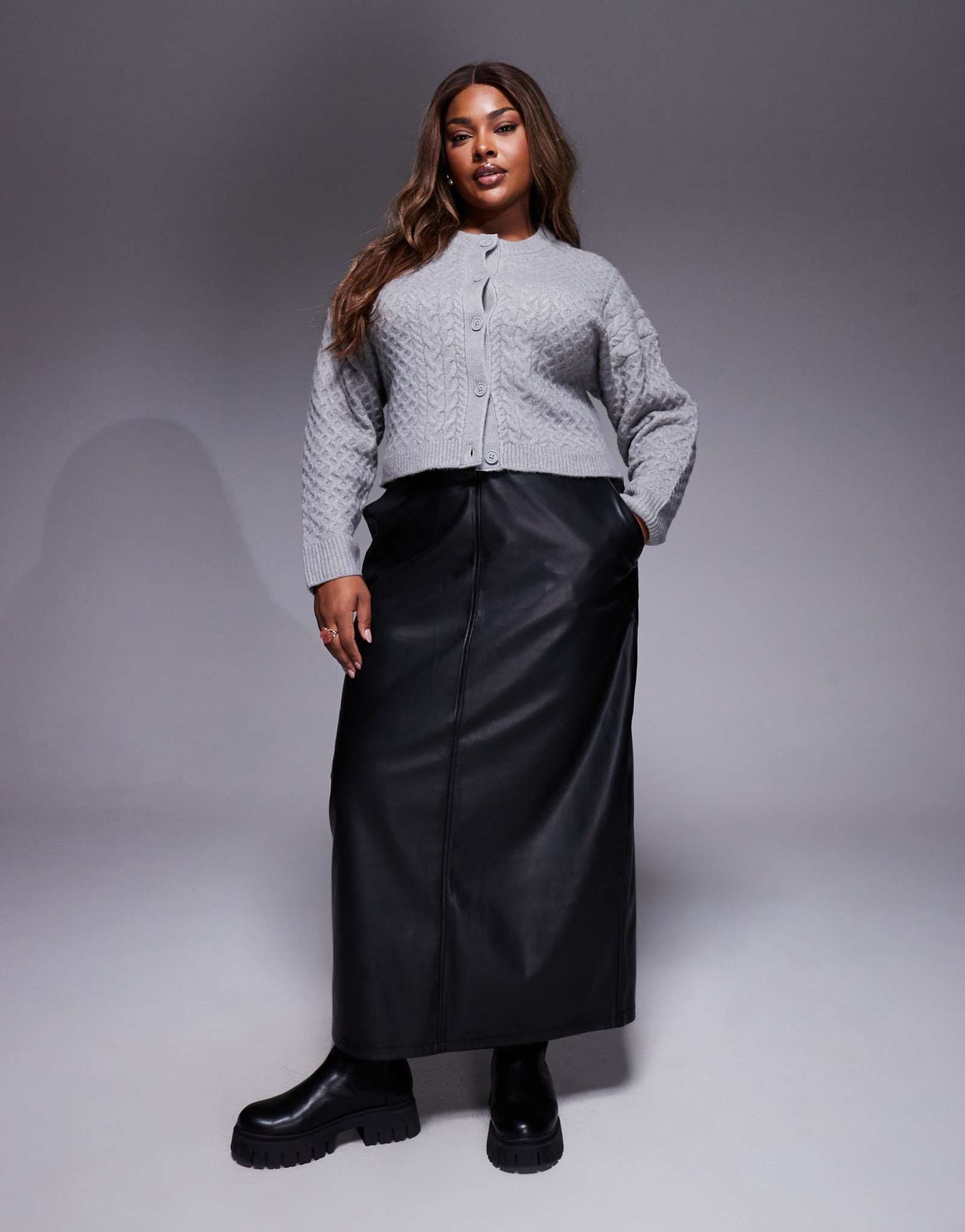 Макси-юбка ASOS DESIGN Curve с отделкой швов из искусственной кожи