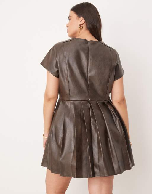 green emerald velvet dress Amazon.com: MakeMeChic Women's Plus Size Pleated Leather Mini Skirt High  Waist A Line Skater PU Leather Short Skirt Black 0XL : Clothing, Shoes &  Jewelry