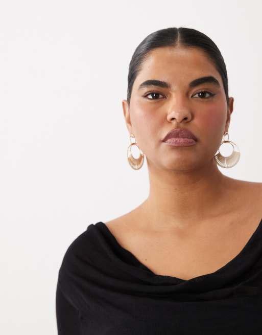 ASOS DESIGN Curve Feinstrick-Top mit Wasserfallausschnitt in Schwarz, 3 von 4