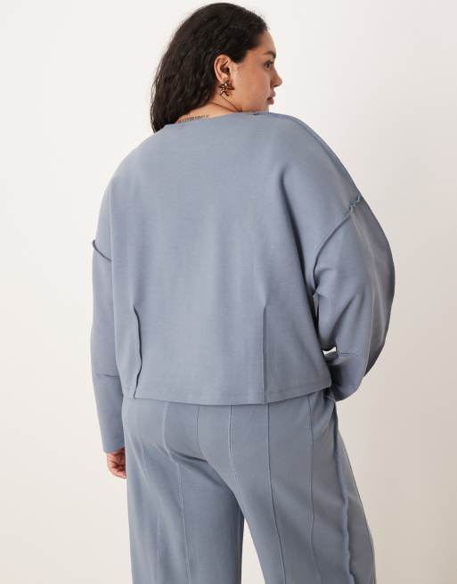 ASOS DESIGN Curve - Felpa blu in tessuto interlock con scollo a barchetta e cuciture a vista, 3 di 4
