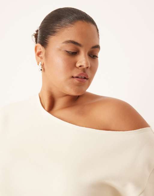 ASOS DESIGN Curve - Felpa color crema con interno spazzolato e spalle scoperte, 4 di 4