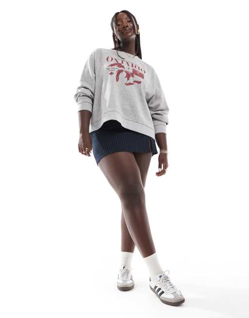 ASOS DESIGN Curve - Felpa oversize grigio mélange con grafica "Ontario" e maniche raglan, 2 di 4