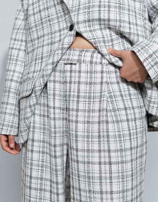 ASOS DESIGN Curve figursydda avsmalnande herrbyxor i vintervit ruta, 3 av 5