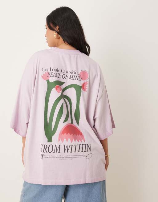ASOS DESIGN Curve – Fioletowy T-shirt o fasonie boyfriend z grafiką z kwiatami na plecach