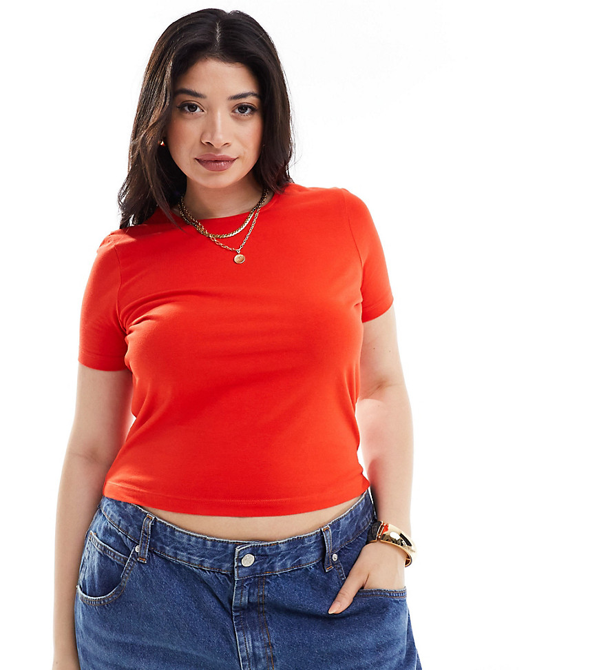 ASOS DESIGN Curve fitted crop t-shirt in red