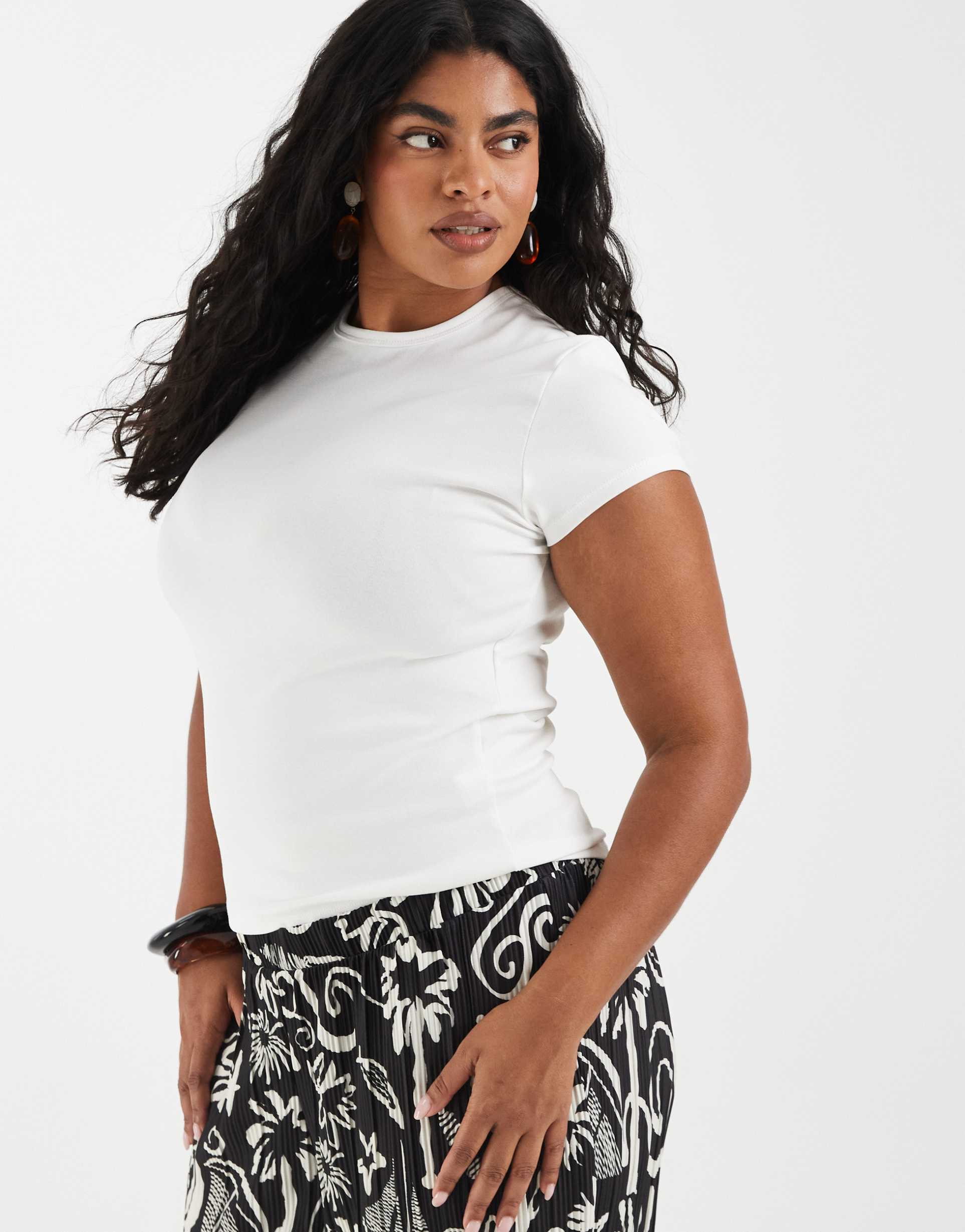 asos design curve fitted short sleeve baby tee in white