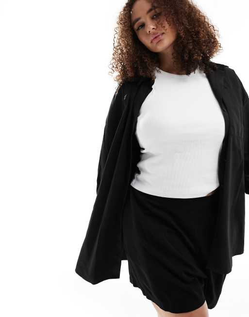 ASOS DESIGN Curve - Flagrende shorts i sort