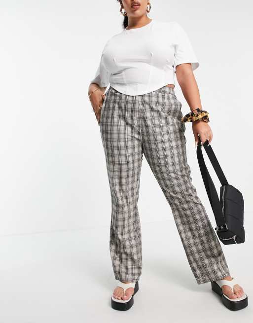 ASOS DESIGN Curve flare in camel and black check, 4 of 4