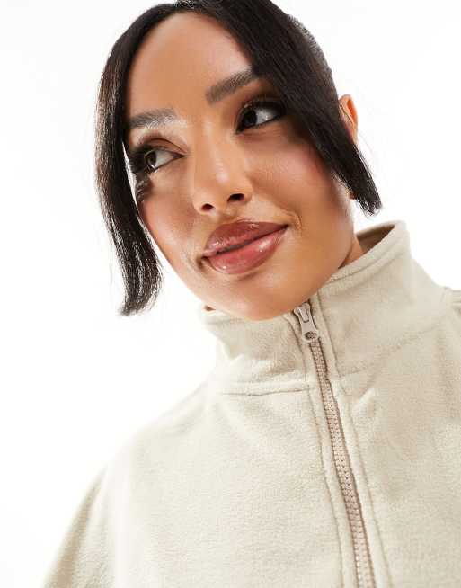 ASOS DESIGN Curve – Fleece-Sweatshirt in Steinbeige mit kurzem Reißverschluss, 2 von 4