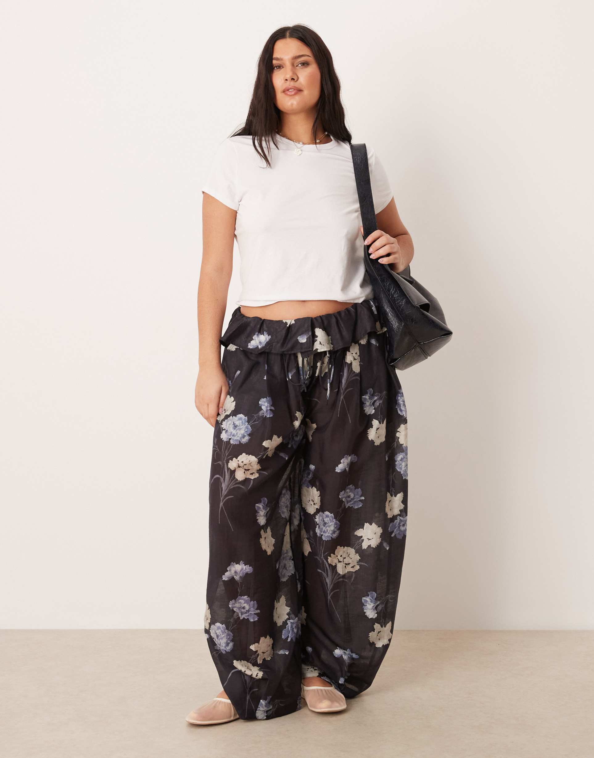 asos design curve floating pants in floral in black