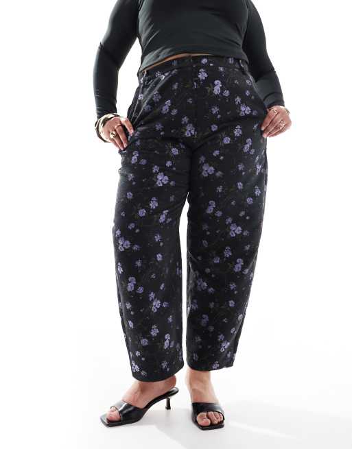 ASOS DESIGN Curve floral jacquard arch leg tailored pants in black, 3 of 5