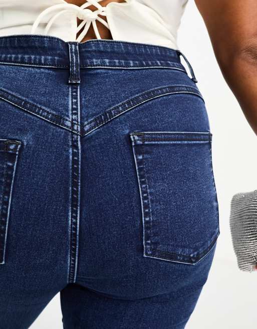 ASOS DESIGN Curve – Formende, superelastische Schlagjeans in Dunkelblau, 4 von 5