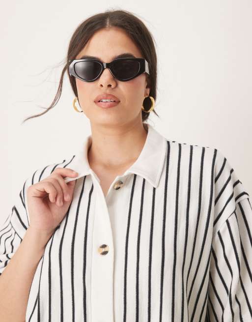 ASOS DESIGN Curve – Freizeithemd in Creme und Marineblau gestreift mit Struktur, Kombiteil, 4 von 4