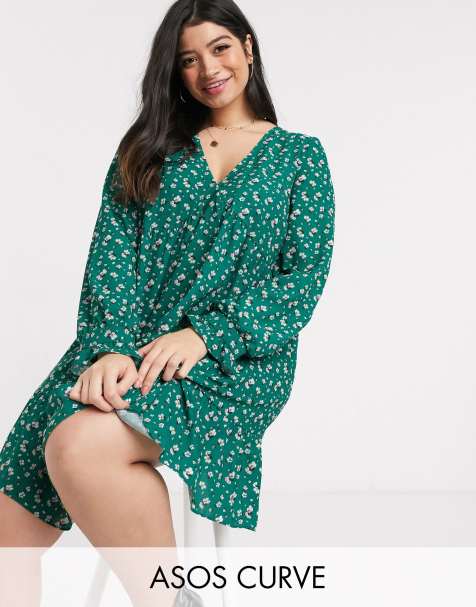 ASOS DESIGN Curve – Geblümtes Mini-Hängerkleid mit V-Ausschnitt und Schößchensaum
