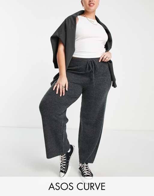 ASOS DESIGN Curve - Gebreide joggingbroek met wijde pijpen in donkergrijs, deel van co-ord set