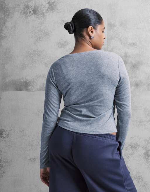 ASOS DESIGN Curve - Gedrapeerde top van zachte jersey met lange mouwen in gemêleerd grijs, 4 van 4