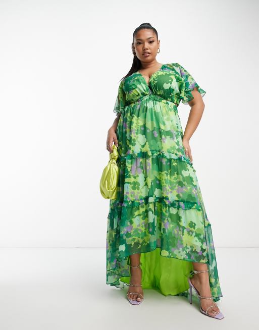ASOS DESIGN Curve - Gelaagde, diepuitgesneden maxi jurk met engelmouwen, uitsnijding en wazige bloemenprint in groen 