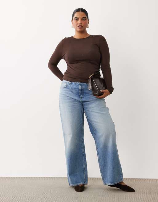 ASOS DESIGN Curve gennemsigtig strikket top med blød overflade og rynket side i chokolade, 3 af 4