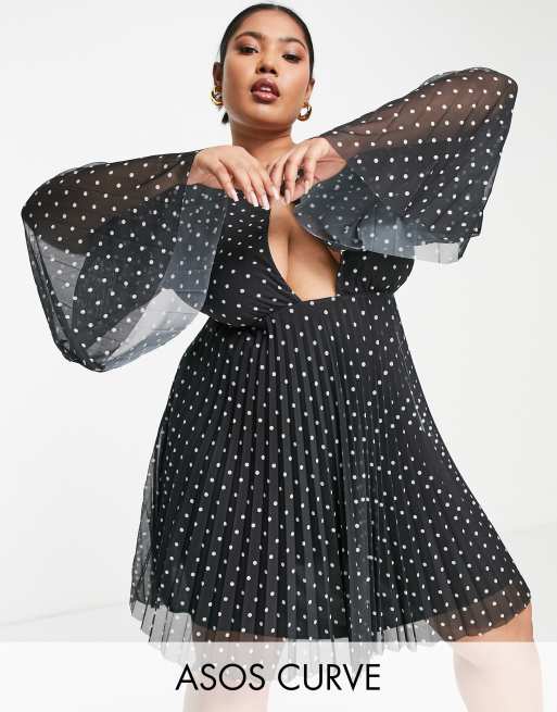 ASOS DESIGN Curve - Geplooide mini-jurk met flare mouwen en mono polkadot