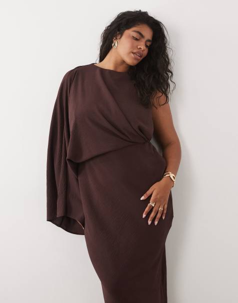 ASOS DESIGN Curve – Gerade geschnittenes Maxikleid in Fudge mit One-Shoulder-Träger und drapierter Rückseite - view 1
