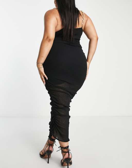 ASOS DESIGN Curve – Gerafftes Midikleid in Schwarz mit goldenen Kettenriemen, 2 von 4