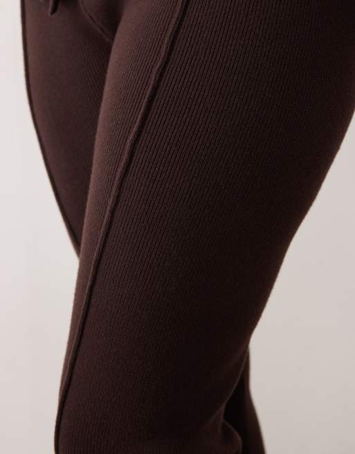 ASOS DESIGN Curve - Geribbelde broek met wijde pijpen in chocoladebruin, deel van co-ord set, 2 van 5