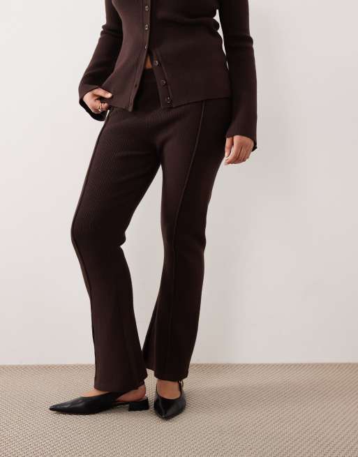 ASOS DESIGN Curve - Geribbelde broek met wijde pijpen in chocoladebruin, deel van co-ord set, 3 van 5