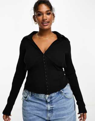 ASOS DESIGN Curve - Gerippte Hemdbluse in Schwarz mit Schnürung und Haken-Ösenverschluss