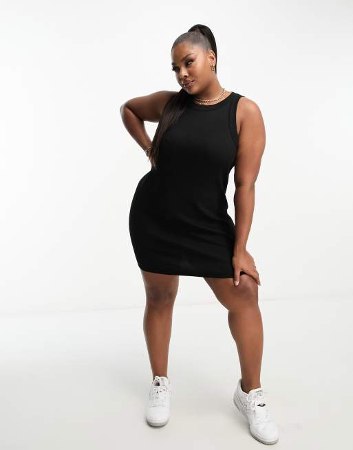ASOS DESIGN Curve – Geripptes Mini-Tanktopkleid in Schwarz mit Racer-Ausschnitt vorne, 2 von 4